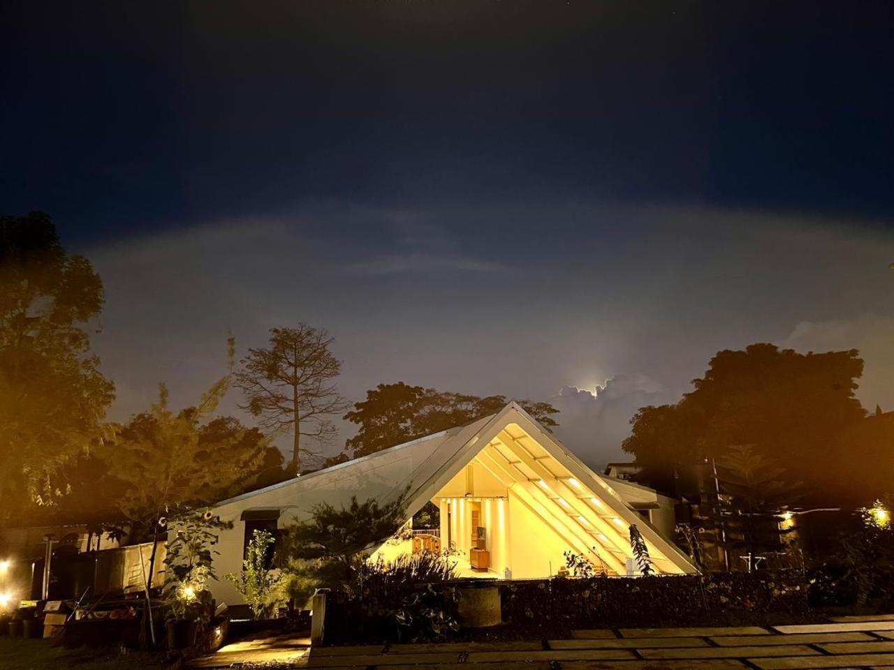 Passifika House Hotel Canggu Екстериор снимка